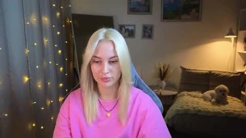 Snapshot of jessica_hanson chatting on 12-17-24, 02:22 Jessy online show from 12-17-24, 02:22