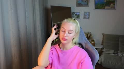 Snapshot of jessica_hanson chatting on 01-19-25, 05:37 Jessy online show from 01-19-25, 05:37