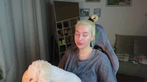 Snapshot of jessica_hanson chatting on 01-22-25, 05:59 Jessy online show from 01-22-25, 05:59