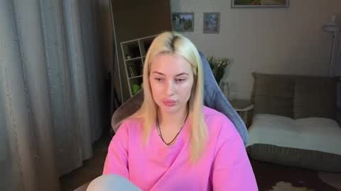 Snapshot of jessica_hanson chatting on 02-07-25, 02:15 Jessy online show from 02-07-25, 02:15