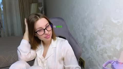 Snapshot of jessica_hanson chatting on 10-11-25, 06:12 Jessy online show from 10-11-25, 06:12