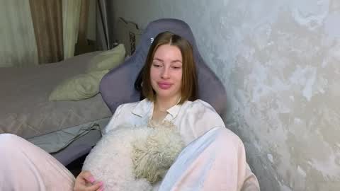 Snapshot of jessica_hanson chatting on 10-14-25, 06:25 Jessy online show from 10-14-25, 06:25