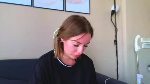 Snapshot of jessica_hanson chatting on 11-30-25, 07:23 Jessy online show from 11-30-25, 07:23