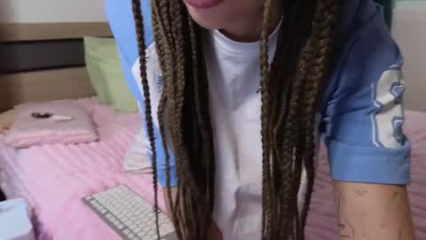 Snapshot of jessica_hanson chatting on 12-20-25, 04:08 Jessy online show from 12-20-25, 04:08