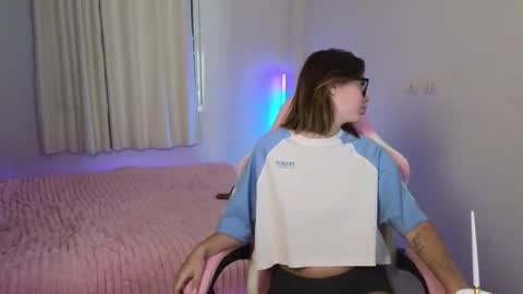 Snapshot of jessica_hanson chatting on 03-04-26, 03:01 Jessy online show from 03-04-26, 03:01