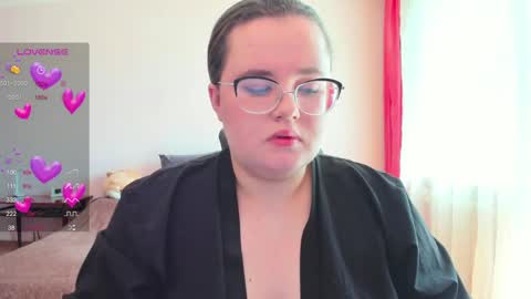 Snapshot of jessica_joy_ chatting on 05-18-26, 06:30 Natalia online show from 05-18-26, 06:30