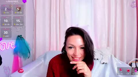 Snapshot of jessica_tiny chatting on 07-18-26, 01:43 Jessica online show from 07-18-26, 01:43