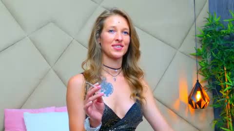 Snapshot of jessicagibson chatting on 07-23-26, 01:58 Jessica online show from 07-23-26, 01:58