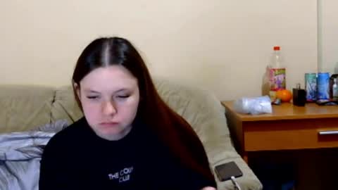 jessicaholland1 online show from 04-19-26, 06:43