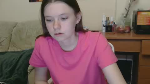 jessicaholland1 online show from 05-17-26, 06:26