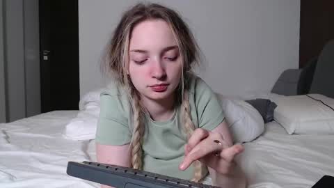 Snapshot of jessicahwinters chatting on 06-02-26, 10:01 Jessica online show from 06-02-26, 10:01