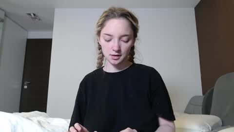 Snapshot of jessicahwinters chatting on 06-06-26, 12:27 Jessica online show from 06-06-26, 12:27