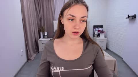 Snapshot of jessicalime chatting on 12-28-24, 07:00 JESSICA online show from 12-28-24, 07:00