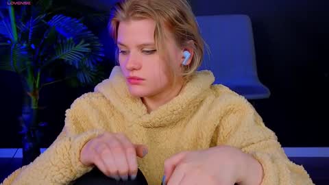 jessicaoconnor online show from 12-19-24, 07:18