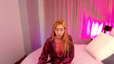 Snapshot of jessie_pinkk chatting on 02-07-25, 06:13 Jessie online show from 02-07-25, 06:13