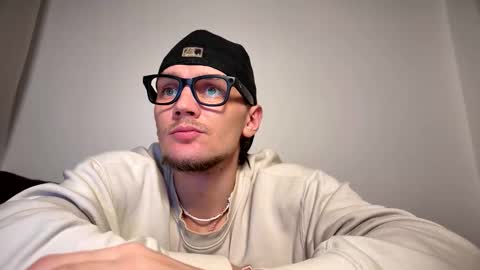 Snapshot of jessierise chatting on 02-19-26, 08:05 JessieRise online show from 02-19-26, 08:05