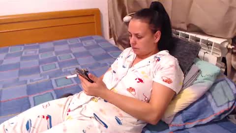 Snapshot of jessiestar3 chatting on 06-09-26, 12:11 jessiestar3 online show from 06-09-26, 12:11