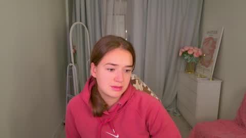 Snapshot of jessiestarz chatting on 11-17-25, 01:39 Jessi online show from 11-17-25, 01:39