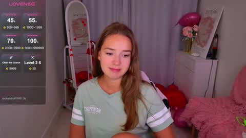 Snapshot of jessiestarz chatting on 02-18-26, 01:51 Jessi online show from 02-18-26, 01:51