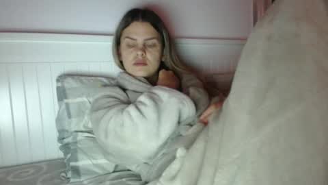 jessieryan online show from 11-12-25, 04:24