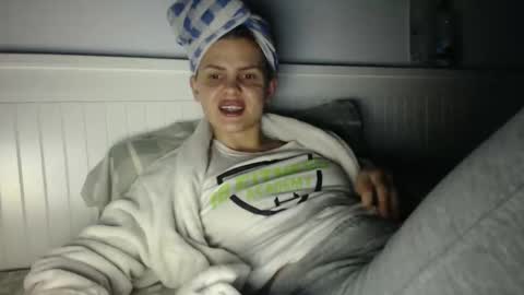 jessieryan online show from 11-20-25, 03:01