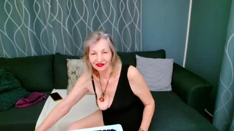 Snapshot of jessy_curt chatting on 01-15-26, 08:23 jessy curt online show from 01-15-26, 08:23