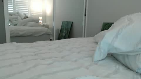 Snapshot of jessyqueen55 chatting on 10-31-25, 11:50 OnlyJessy online show from 10-31-25, 11:50