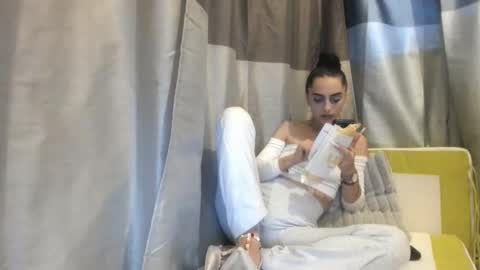 Jessy online show from 10-20-25, 03:34