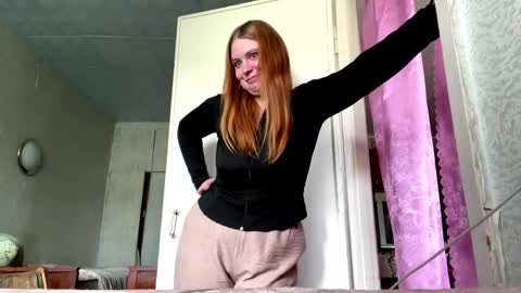 Snapshot of jesusgutzwiller chatting on 05-13-26, 08:23 Violetta online show from 05-13-26, 08:23