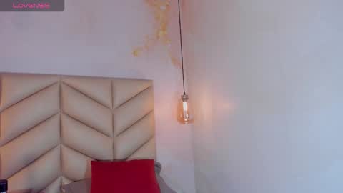 Snapshot of jesysoz_23 chatting on 12-18-25, 06:47 Jessica online show from 12-18-25, 06:47