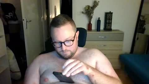 jeuneloup92 online show from 11-17-25, 05:30