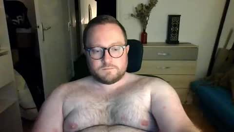 jeuneloup92 online show from 12-04-25, 05:54