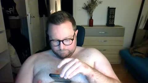 jeuneloup92 online show from 01-07-26, 05:48