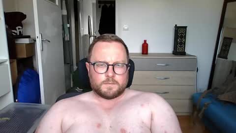 Snapshot of jeuneloup92 chatting on 05-28-26, 04:26 jeuneloup92 online show from 05-28-26, 04:26