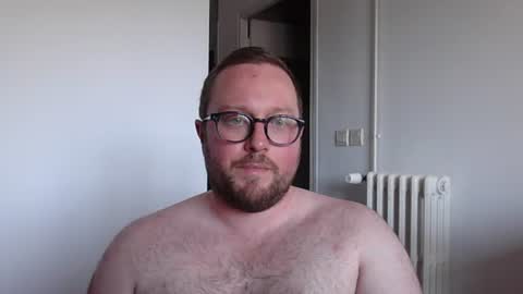 Snapshot of jeuneloup92 chatting on 07-06-26, 04:09 jeuneloup92 online show from 07-06-26, 04:09