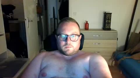 Snapshot of jeuneloup92 chatting on 07-18-26, 10:02 jeuneloup92 online show from 07-18-26, 10:02
