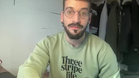 Snapshot of jeunemek00779042 chatting on 03-10-26, 01:16 JEUNEMEK007 online show from 03-10-26, 01:16