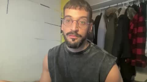 Snapshot of jeunemek00779042 chatting on 03-12-26, 12:22 JEUNEMEK007 online show from 03-12-26, 12:22