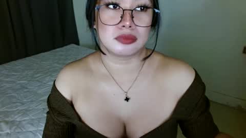 Snapshot of jewel_28 chatting on 01-05-25, 06:35 Jewel online show from 01-05-25, 06:35