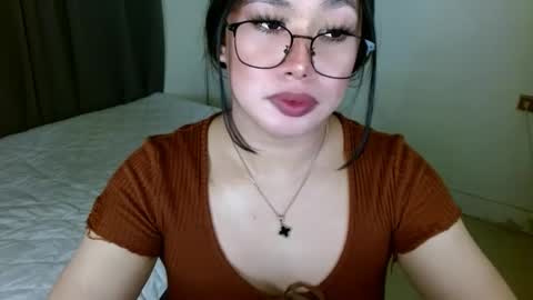 Snapshot of jewel_28 chatting on 02-24-25, 08:36 Jewel online show from 02-24-25, 08:36