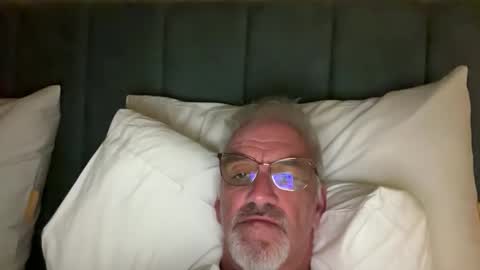 Snapshot of jewlronny chatting on 10-12-25, 04:50 jewlronny online show from 10-12-25, 04:50
