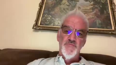 Snapshot of jewlronny chatting on 10-21-25, 04:41 jewlronny online show from 10-21-25, 04:41