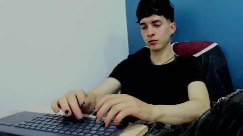 Jheampiero online show from 12-16-25, 02:11