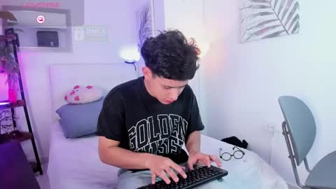 JHONNATHAN online show from 04-30-26, 11:05