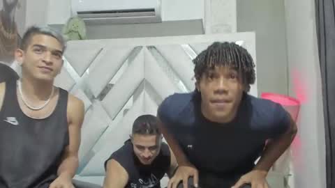 Snapshot of jhonny_flames7 chatting on 12-12-24, 10:02 jhonny online show from 12-12-24, 10:02