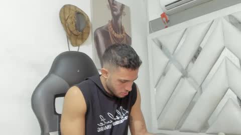 Snapshot of jhonny_flames7 chatting on 12-27-24, 10:12 jhonny online show from 12-27-24, 10:12