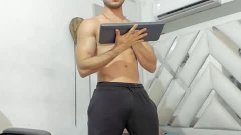 Snapshot of jhonny_flames7 chatting on 01-17-25, 04:06 jhonny online show from 01-17-25, 04:06