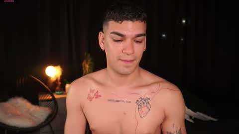 Snapshot of jhonnyx_ chatting on 11-19-25, 02:55 Jhonny online show from 11-19-25, 02:55