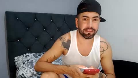 Snapshot of jhos_collins chatting on 07-04-26, 06:58 Jhoss online show from 07-04-26, 06:58