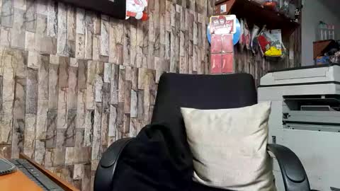 Snapshot of jhosuamoore chatting on 01-08-26, 12:13 Jhosuamoore online show from 01-08-26, 12:13